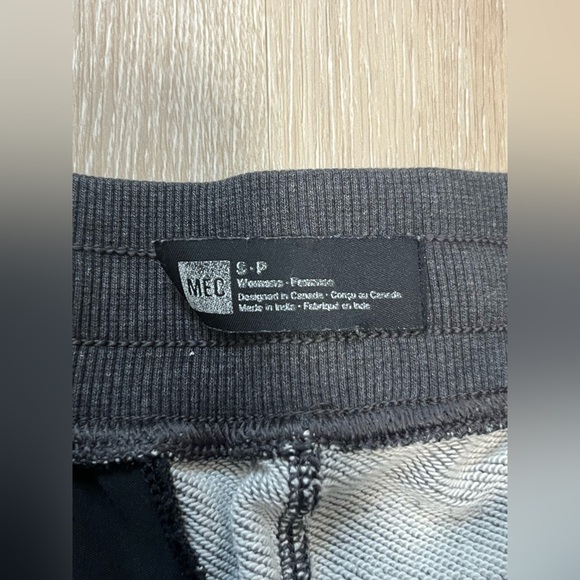 MEC Women's Grey Jogger Sweatpants - Picture 6 of 9